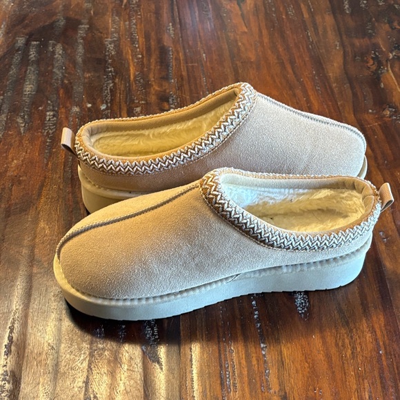 Tan Suede Women's /unisex Mules Clog slipper - Picture 12 of 15